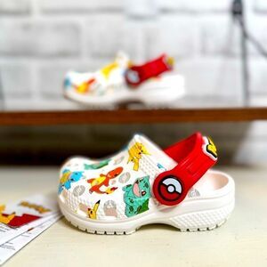 NWT KIDS' CROCS LITTLE KID Classic POKEMON CLOGS Size 4